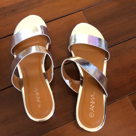 women’s sandals - Picture 1 of 5